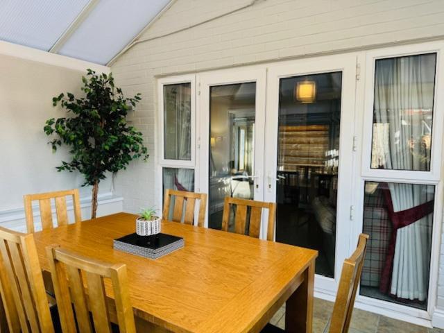 Netflix Home Jacuzzi Gym Fast Wifi Ps5 Free Parking 2 Spaces Hereford Exterior foto